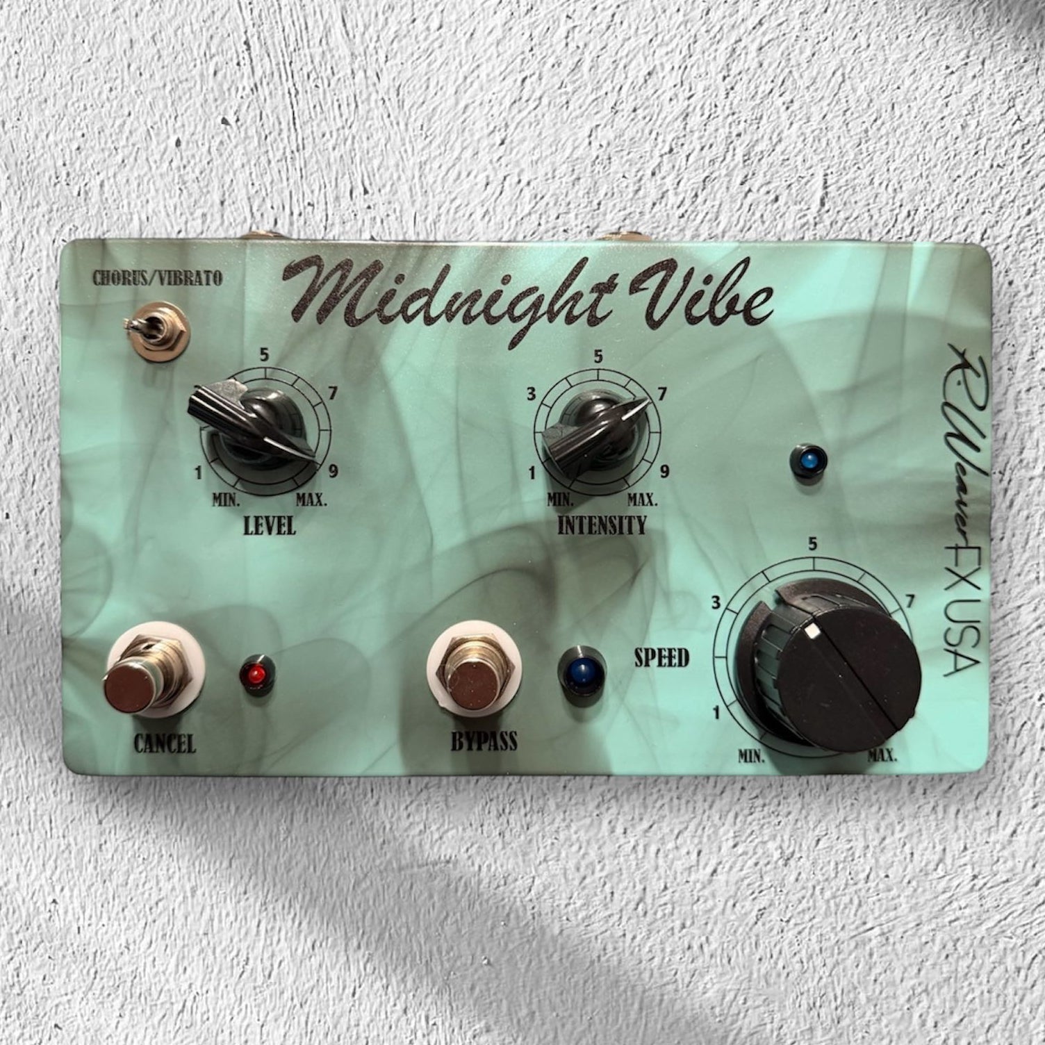 Midnight Vibe – R Weaver FX Handbuilt Pedals